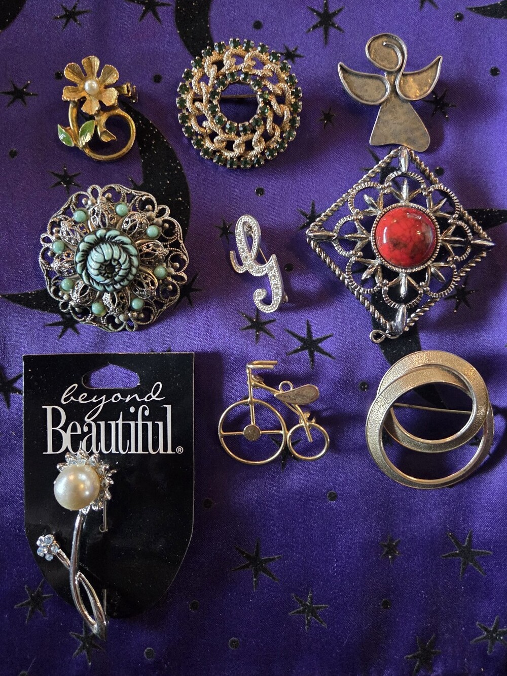 Vinyage 9 Piece Brooch & Pin Lot